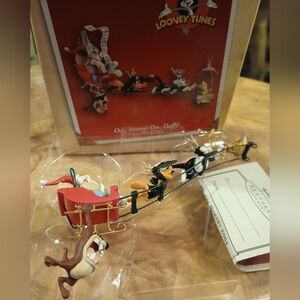 Looney Tunes On, Tweety! On, Daffy! Hallmark Ornament 2004